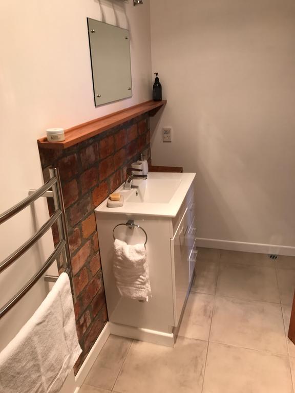 Private, Comfortable Studio. Wellington Extérieur photo